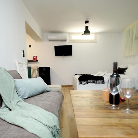 Menta Piperita Apartment Heraklion  ภายนอก รูปภาพ